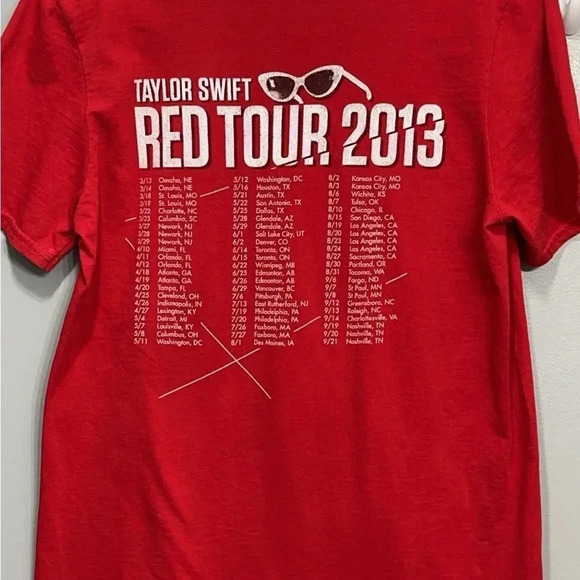 2013 Taylor Swift International Red Tour Concert Gildan T-Shirt SM - Picture 2 of 15